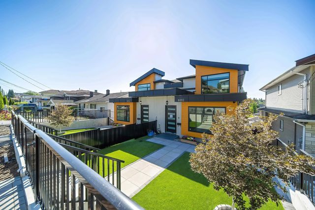 8012 11th Avenue, Burnaby