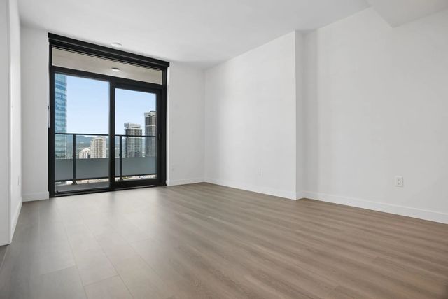 6608 Sussex Avenue 2207, Burnaby