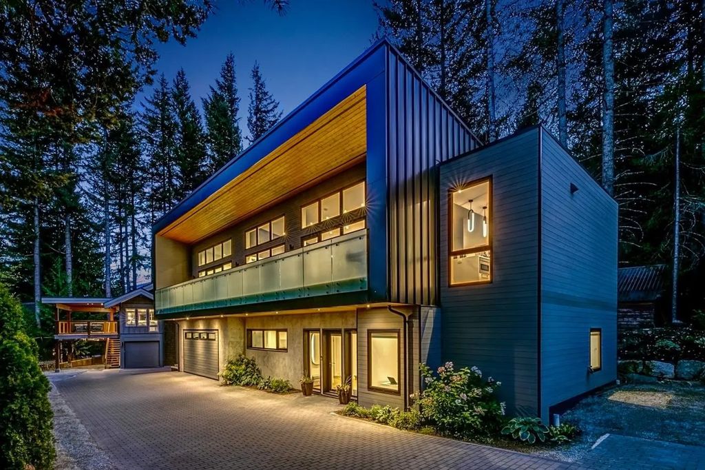 8224 Alpine Way, Whistler