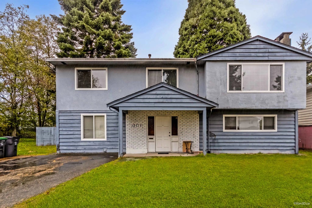 12513 91 Avenue, Surrey