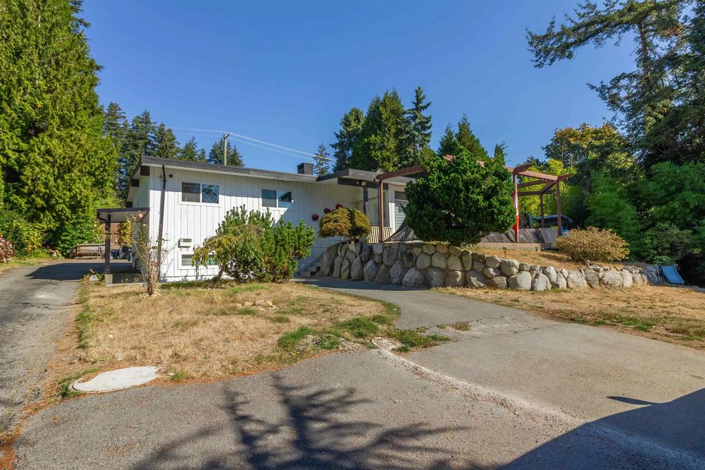 14319 55a Avenue, Surrey