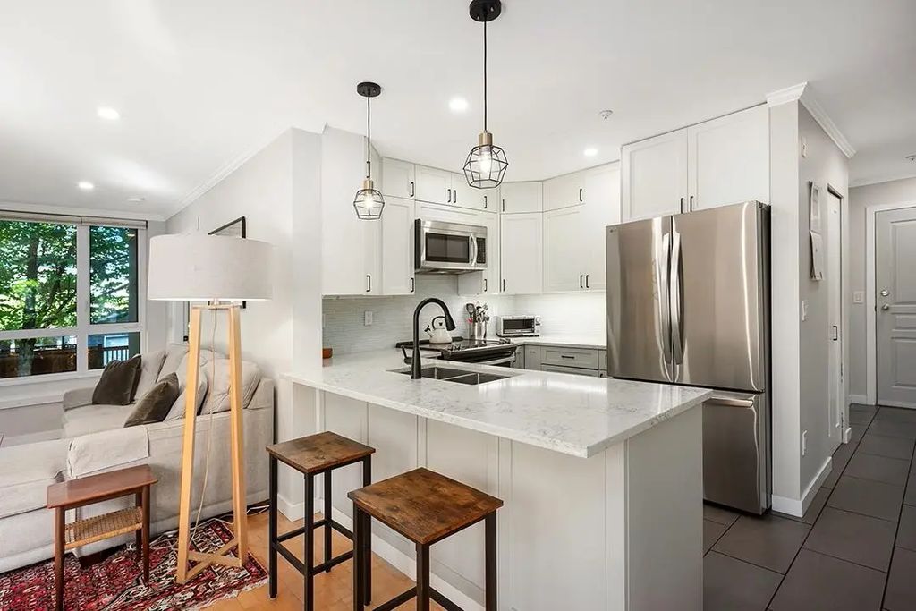 3235 W 4th Avenue 203, Vancouver