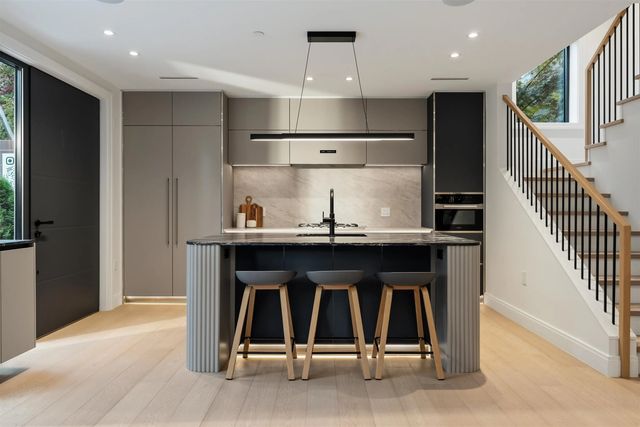 1183 W 33rd Avenue 2, Vancouver