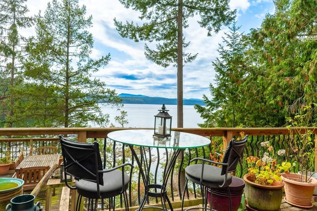 250 Leighton Lane, Mayne Island