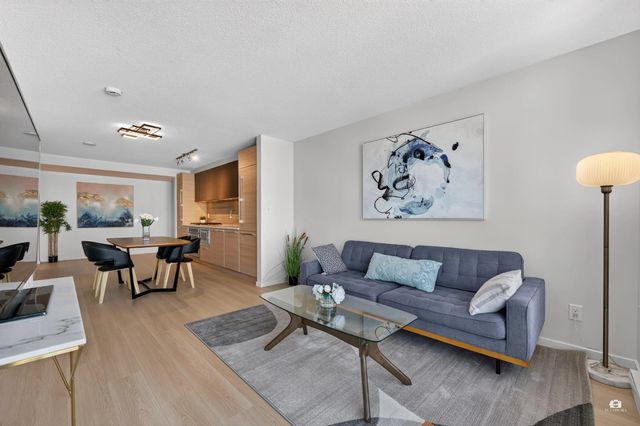6658 Dow Avenue 1806, Burnaby