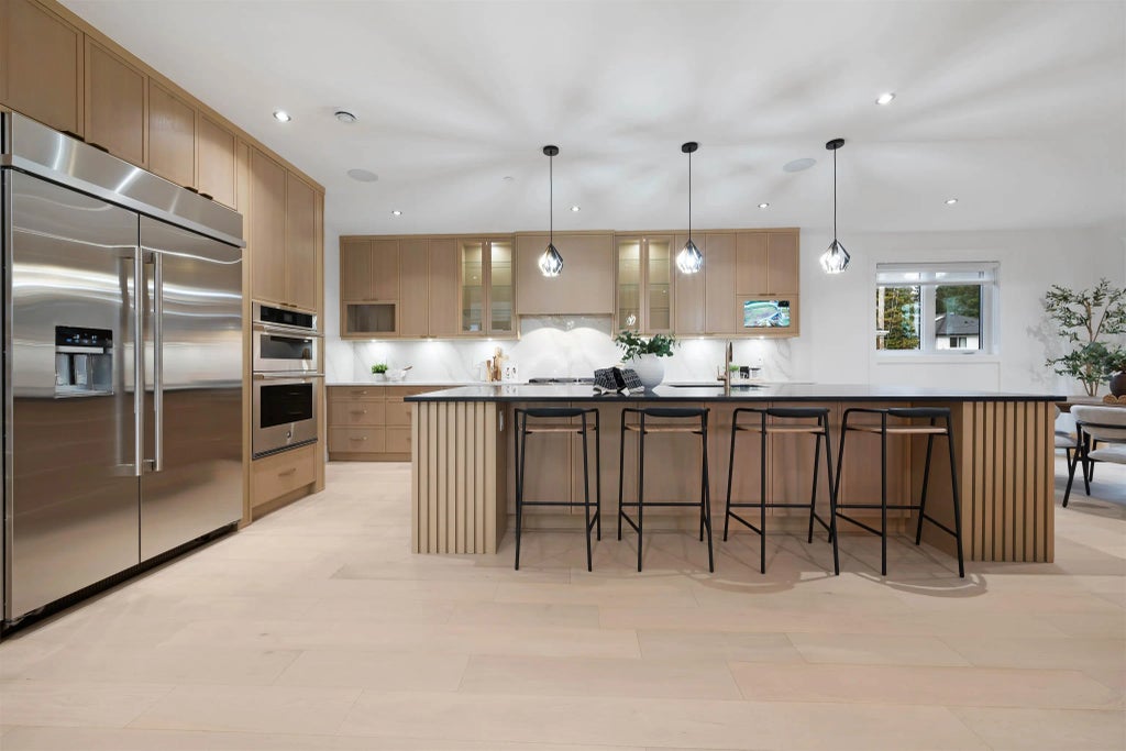 13915 Blackburn Avenue, White Rock