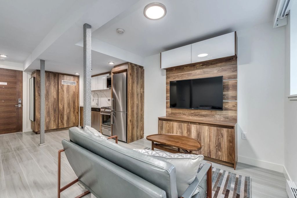1168 Pendrell Street 105, Vancouver