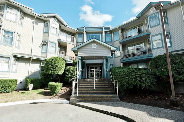 10756 N 138 Street 313, Surrey