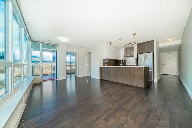 3007 Glen Drive 1809, Coquitlam