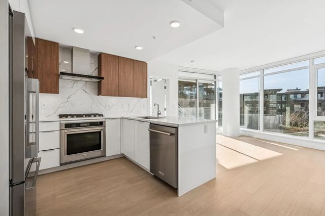 7769 Park Crescent 2103, Burnaby
