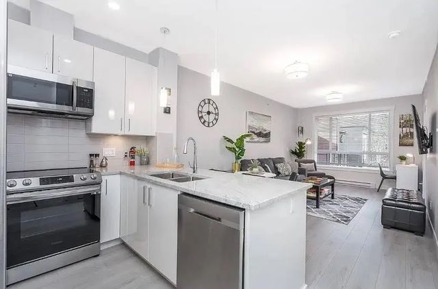 32690 14th Avenue 400, Mission
