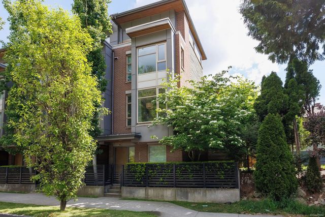5552 Oak Street, Vancouver