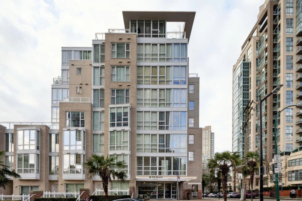 910 Beach Avenue 703, Vancouver