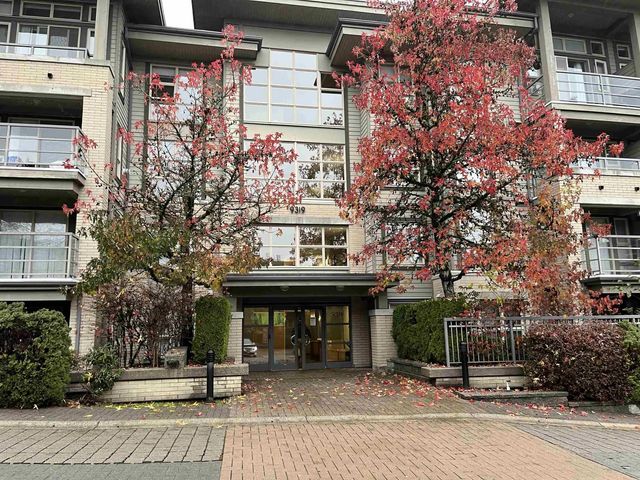 9319 University Crescent 409, Burnaby