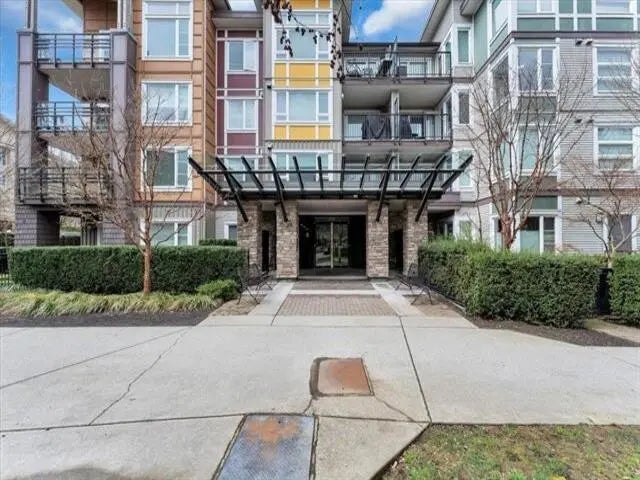 13740 75a Avenue 302, Surrey