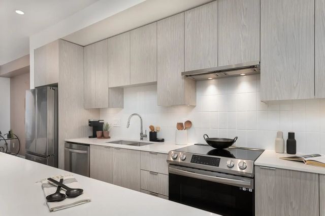16355 21 Avenue 25, Surrey