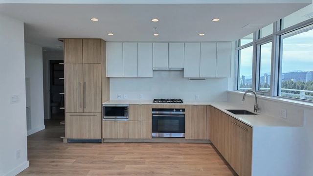 505 Nelson Street 2008, Coquitlam