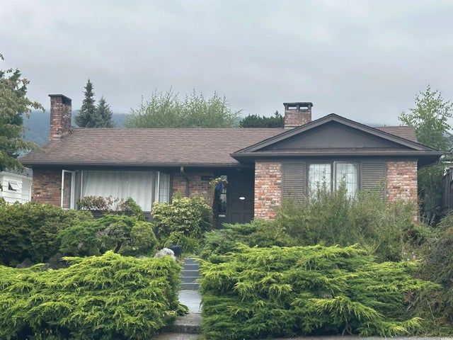 1131 Fulton Avenue, West Vancouver