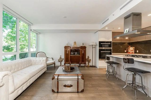2025 Curling Road, North Vancouver