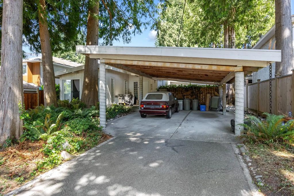 14109 Blackburn Avenue, White Rock