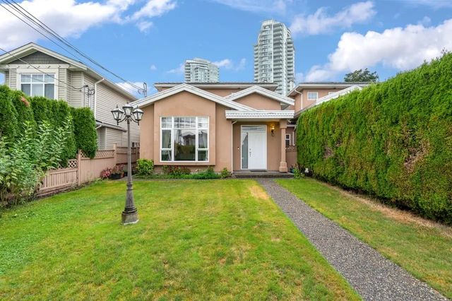 7119 10th Avenue, Burnaby