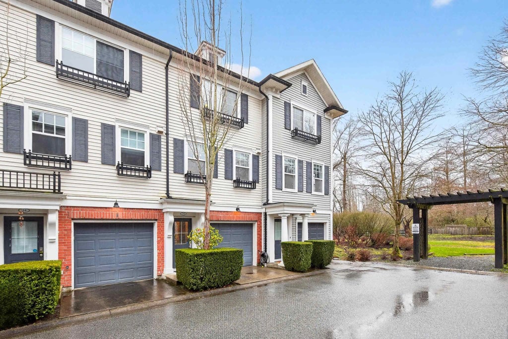 18983 72a Avenue 15, Surrey