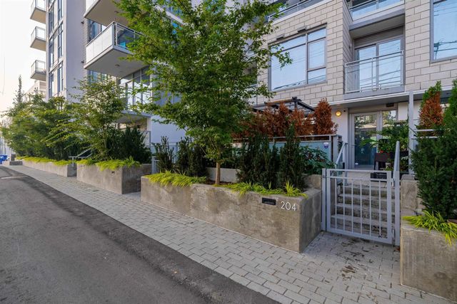 2435 Kingsway 204, Vancouver