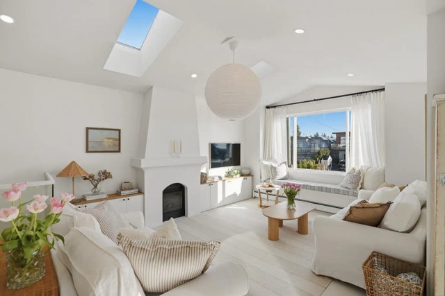 863 Lee Street, White Rock