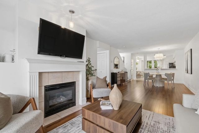 230 Tenth Street 24, New Westminster