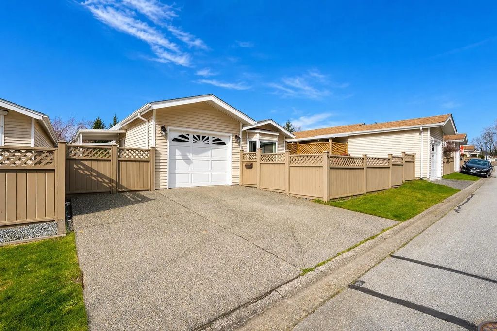 1400 164 Street 64, Surrey