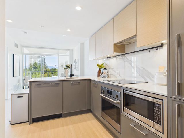 13745 George Junction 805, Surrey