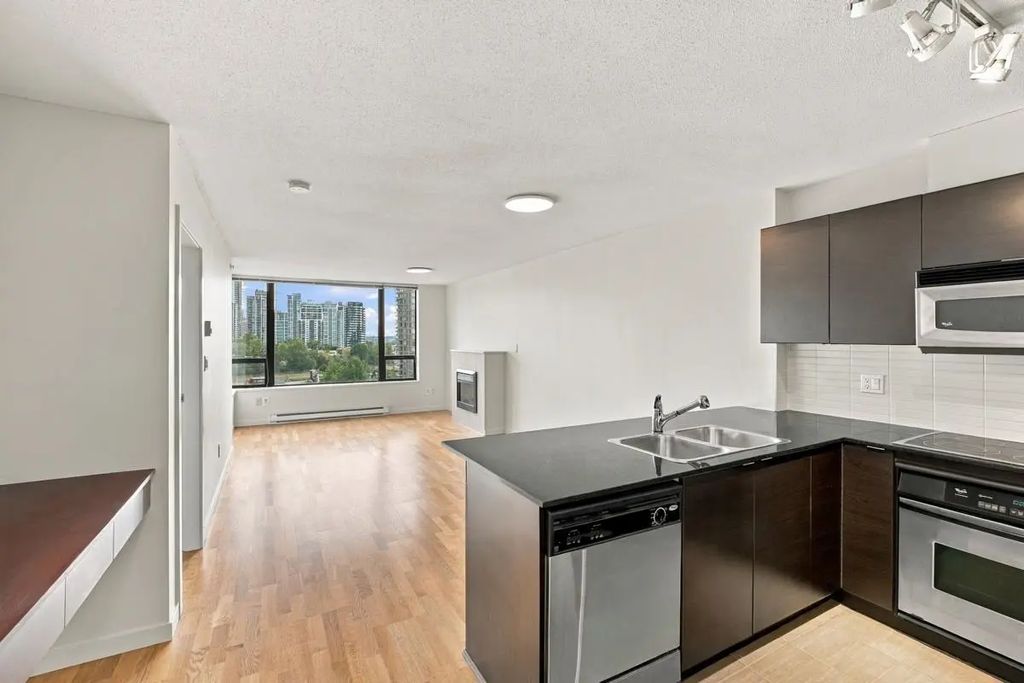 4178 Dawson Street 1207, Burnaby