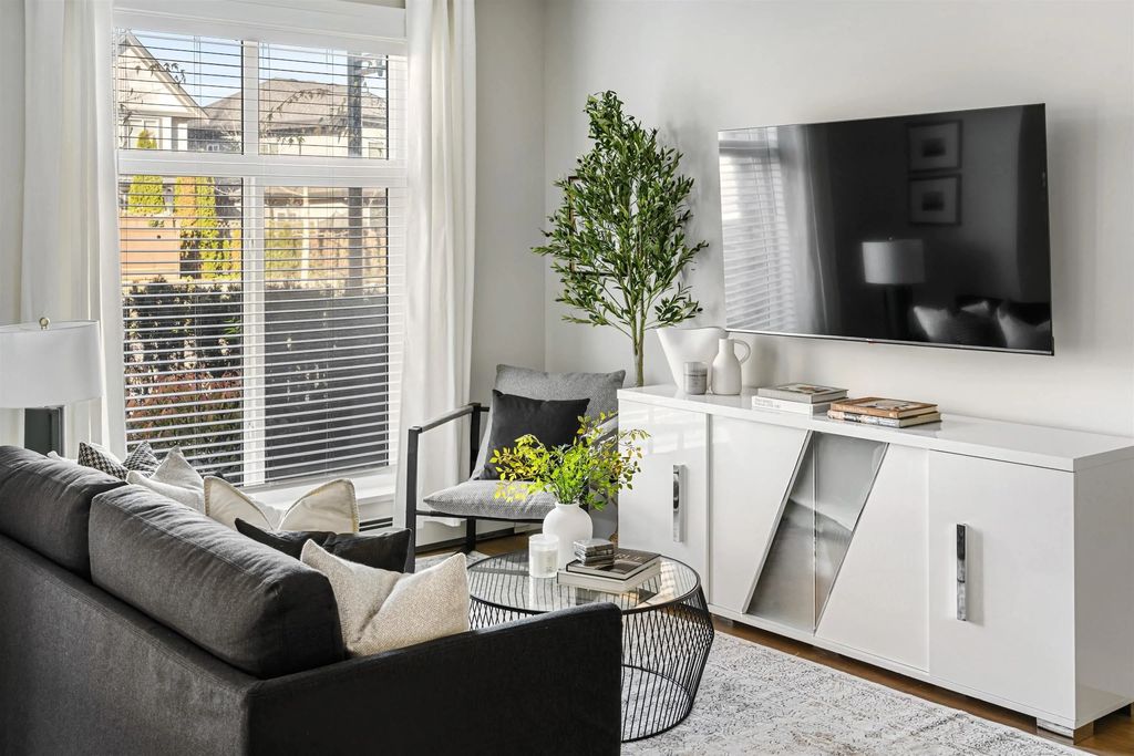 11063 Ravine Road 413, Surrey