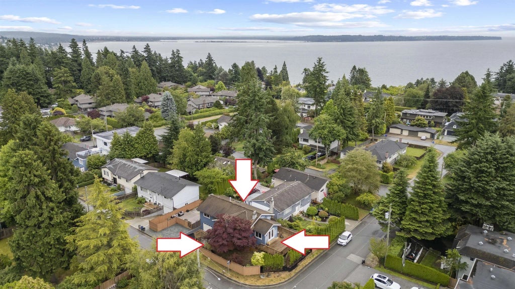 13950 Blackburn Avenue, White Rock