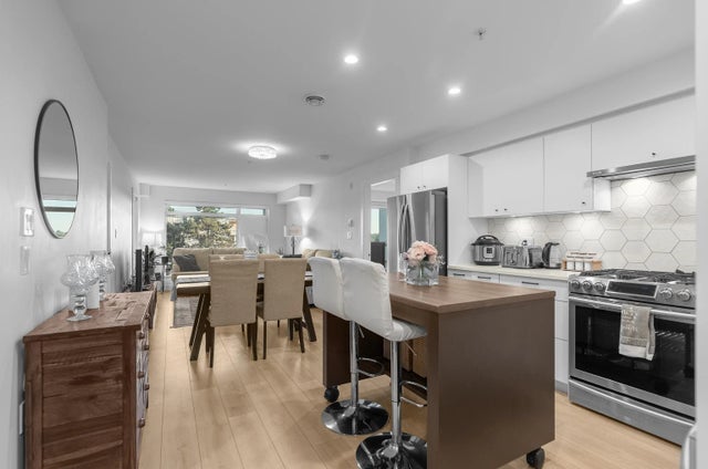 1519 Crown Street 406, North Vancouver