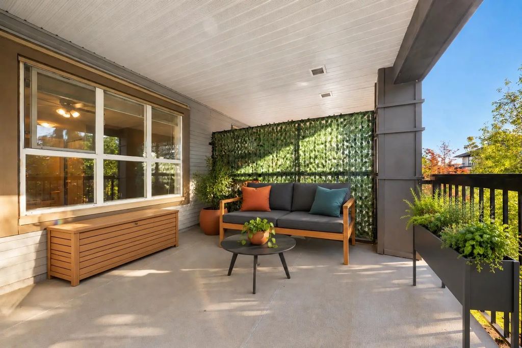 6815 188 Street 309, Surrey