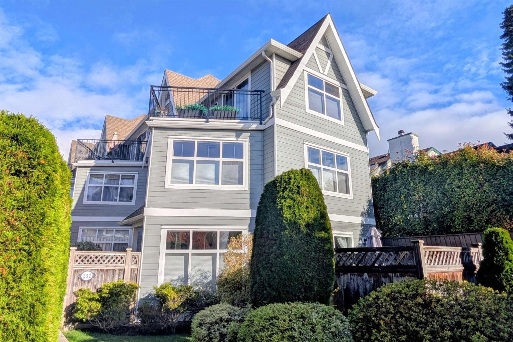 252 W 13th Street 1, North Vancouver