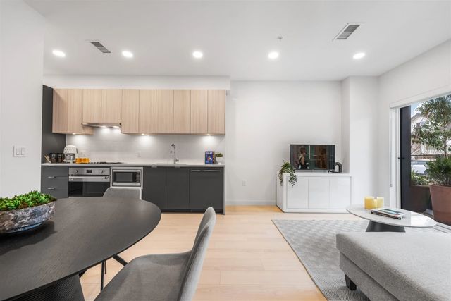 2421 Grant Street, Vancouver