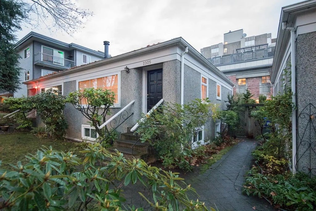 2305 W 3rd Avenue, Vancouver