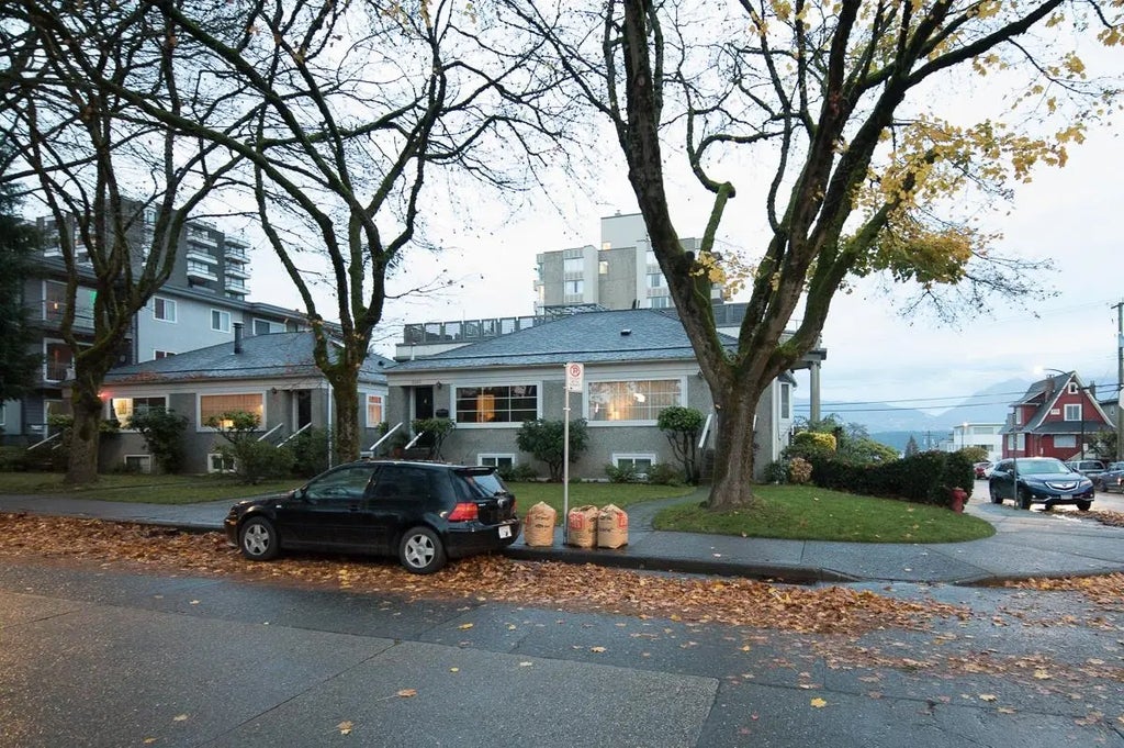 2305 W 3rd Avenue, Vancouver