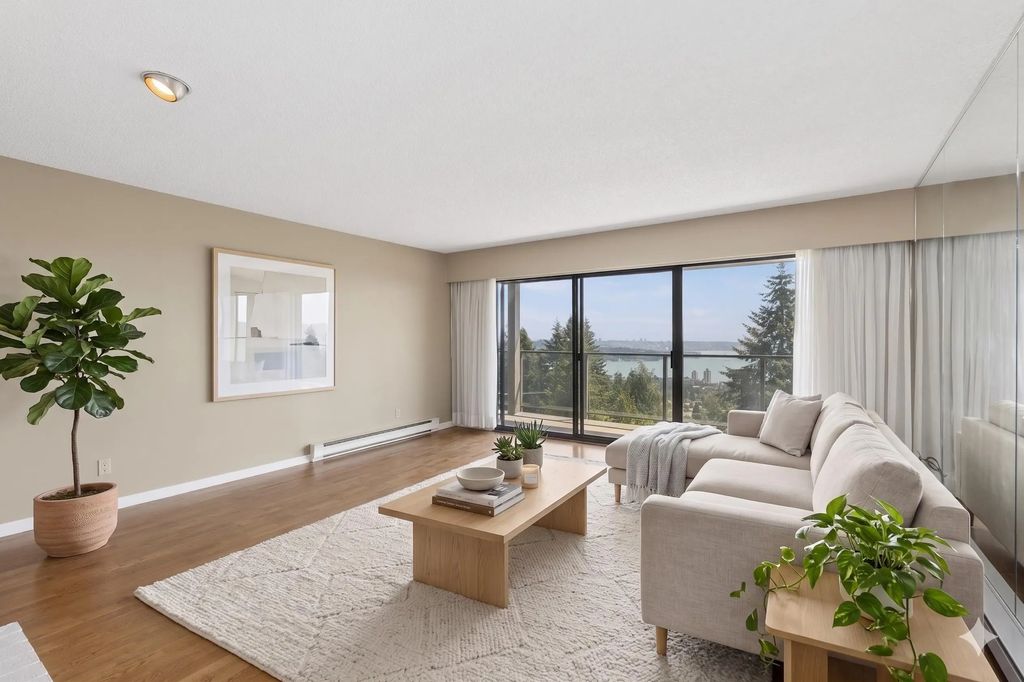 2206 Folkestone Way 8, West Vancouver