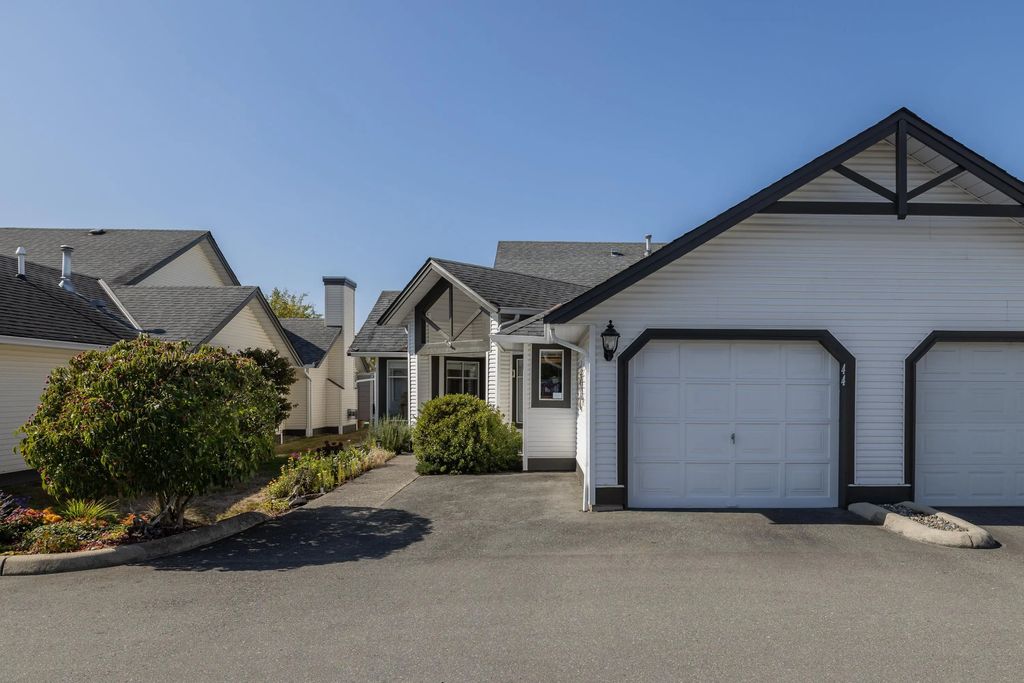 19649 53 Avenue 44, Langley