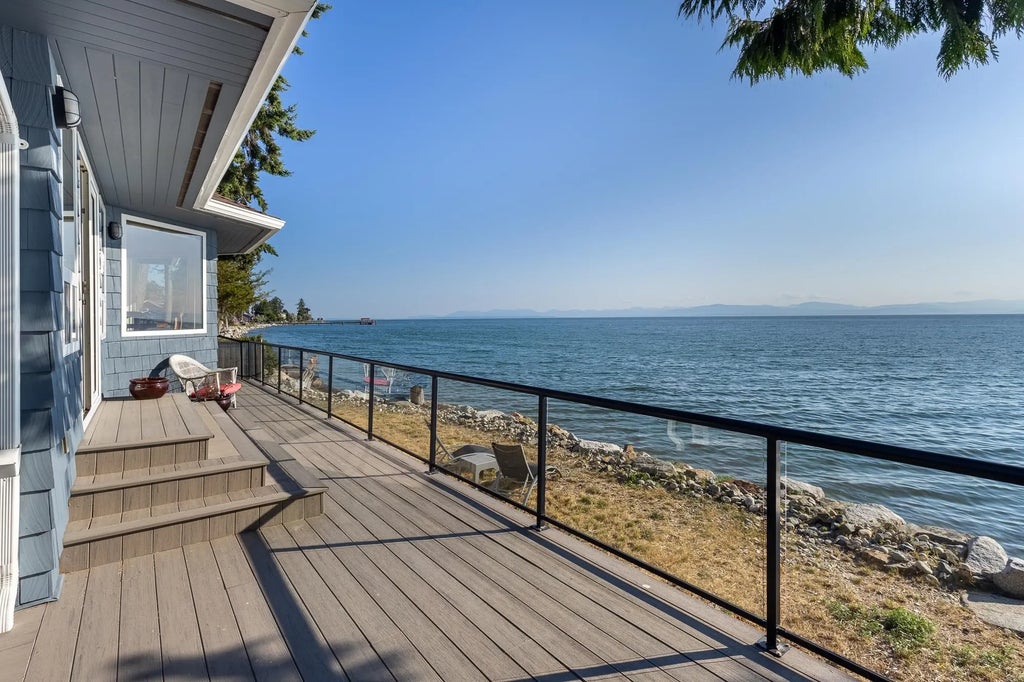 4857 Sunshine Coast Highway, Sechelt