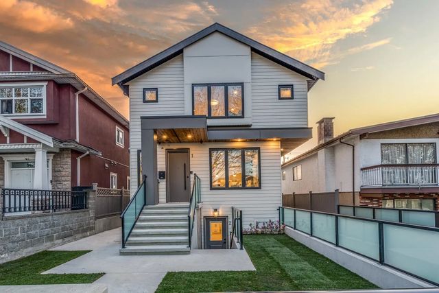 5461 Rhodes Street 1, Vancouver