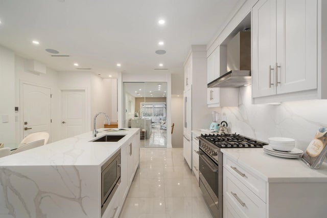 2523 W 8th Avenue, Vancouver