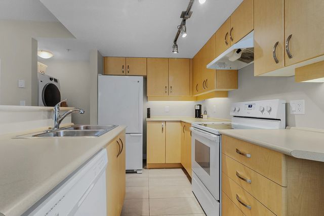 10838 City Parkway 331, Surrey