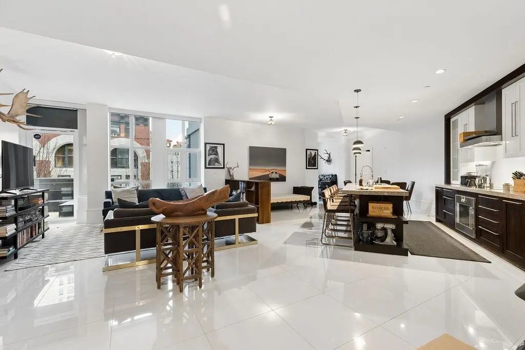 1102 Hornby Street 304, Vancouver