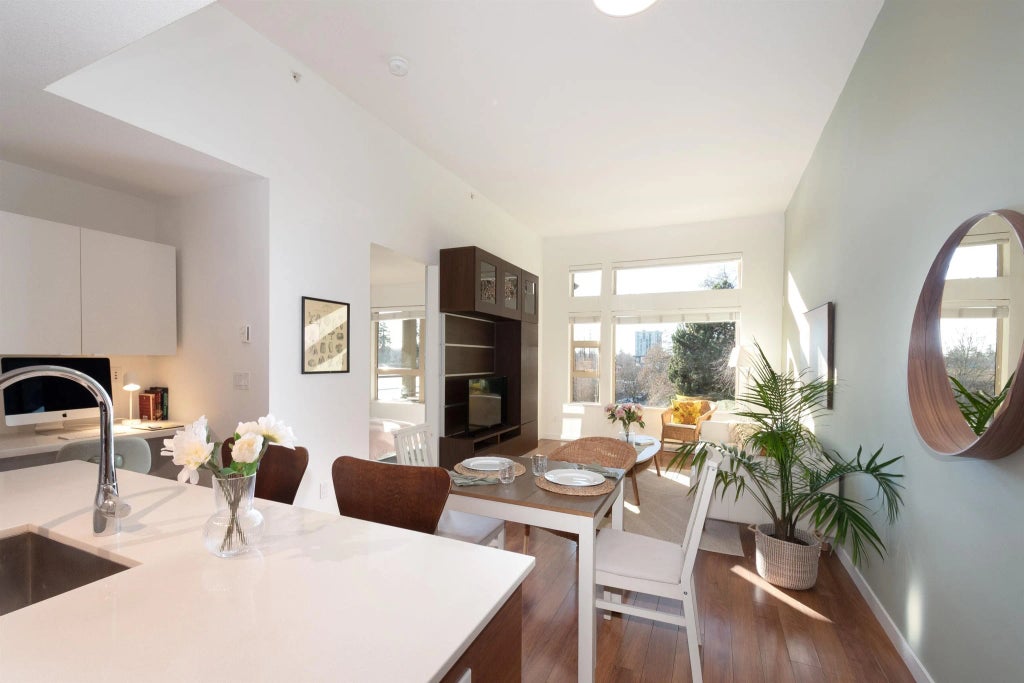 1677 Lloyd Avenue 507, North Vancouver