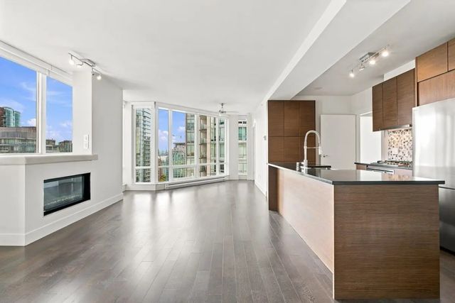 565 Smithe Street 2005, Vancouver