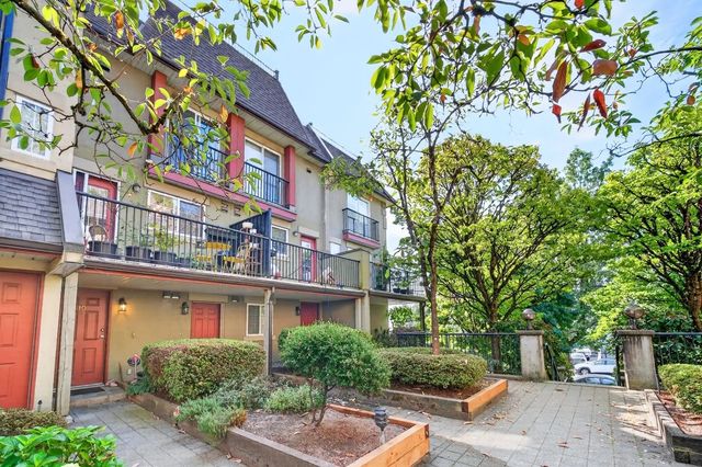 1561 Booth Avenue 10, Coquitlam